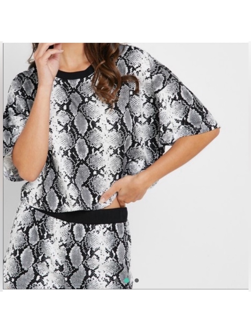 Women's Black and White Snake Print Sleepwear Set